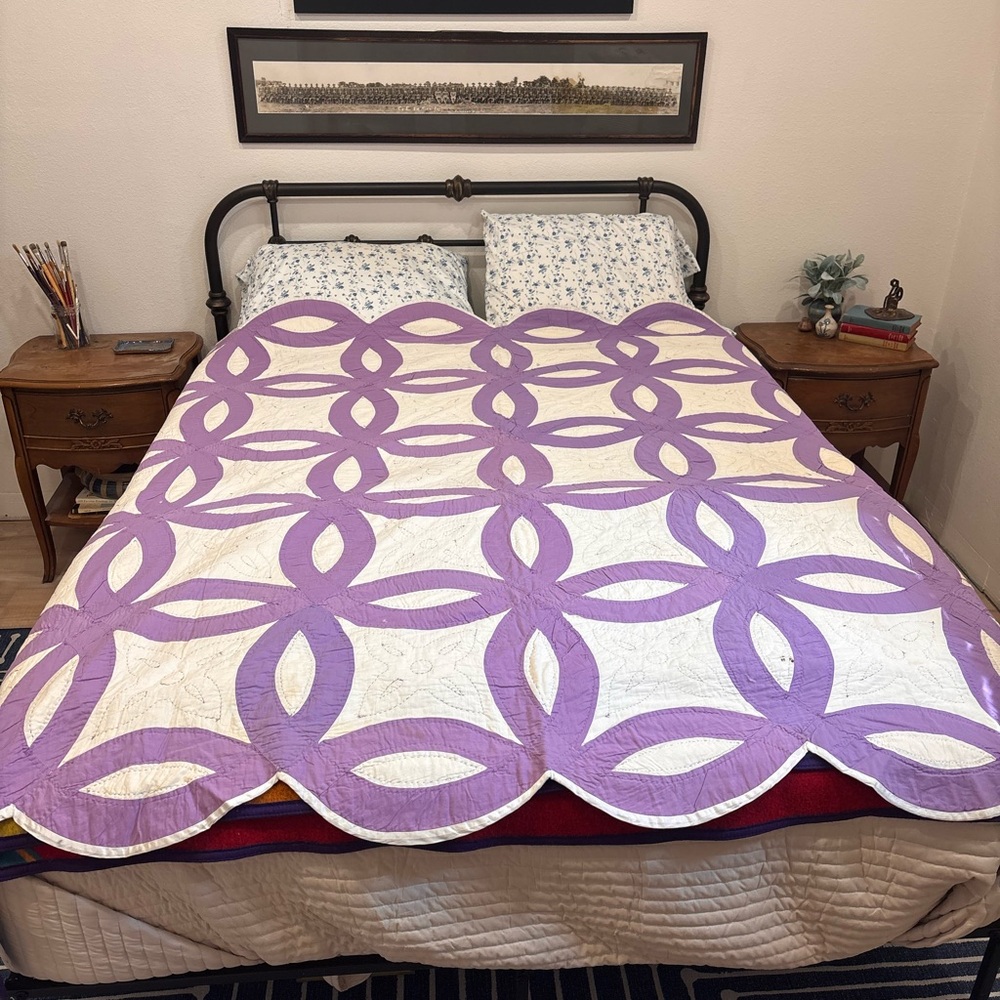 Antique Purple and White Double Wedding Ring Quilt